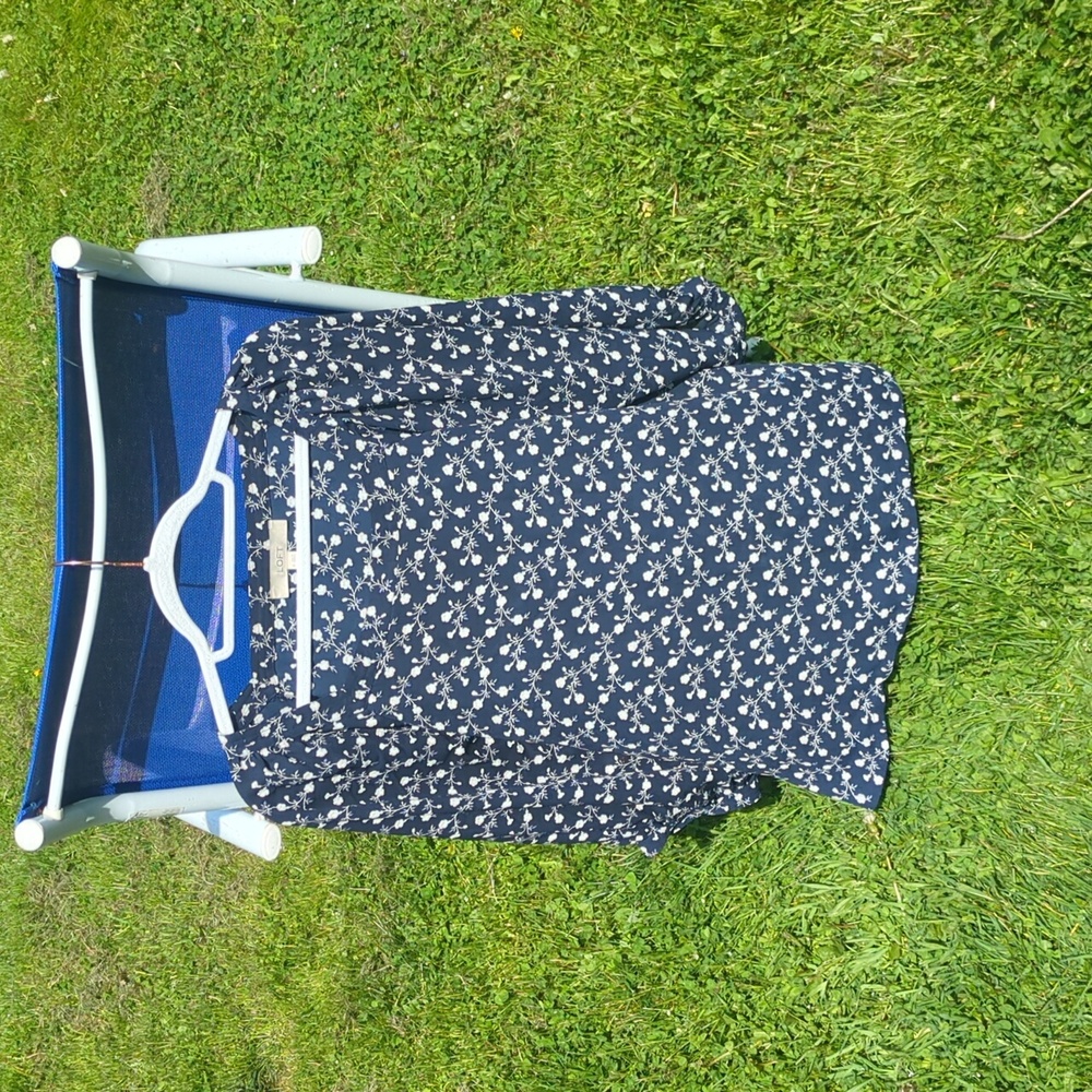 LOFT Size M Blouse